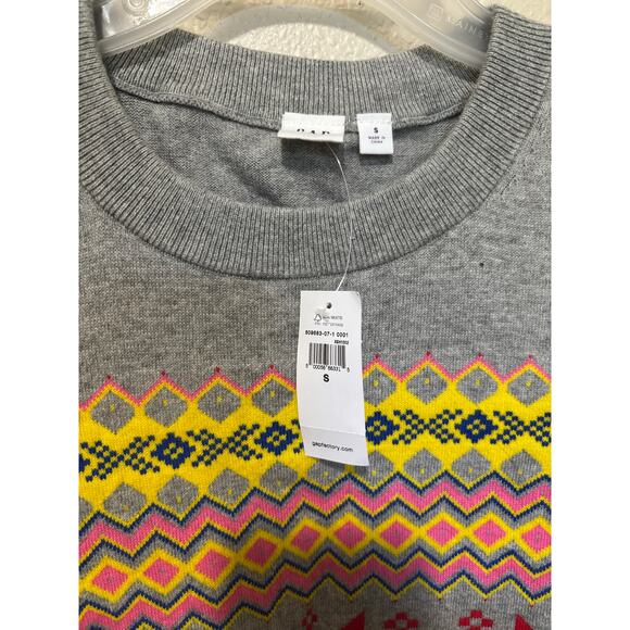 NWT Gap Fair Isle Snowflake Gray Crewneck Sweater, size Small S - Picture 2 of 3